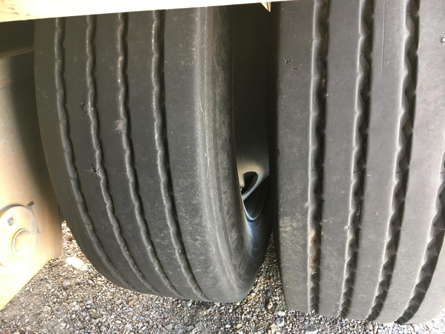 ./imagenes/INVOICE/2019/17190/LOW BOY TRAIL KING TK120HD6-523 (33).JPG